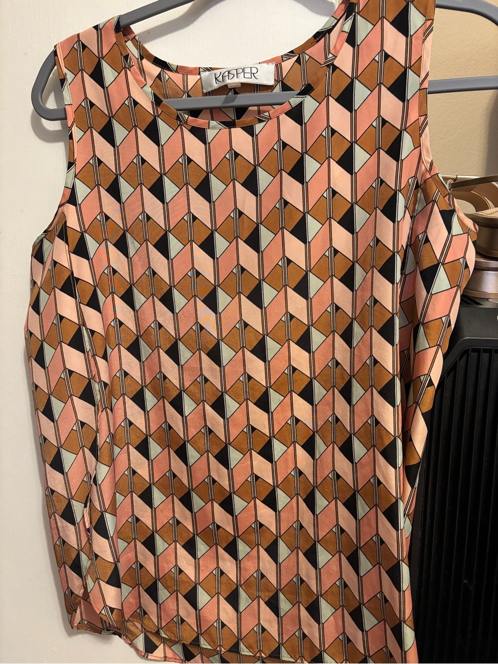 Kasper silky Sleeveless Geometric Print Tank Top - Pink, Brown & Black sz Xs
